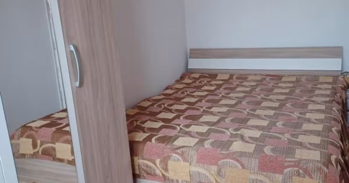 Apartament semidecomandat cu 3 camere în zona Central, Târgu Jiu