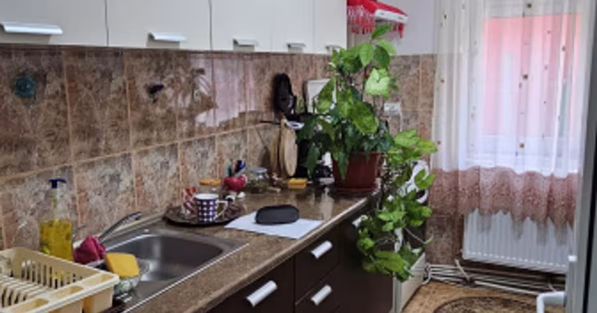 Apartament semidecomandat cu 2 camere în Târgu Ocna