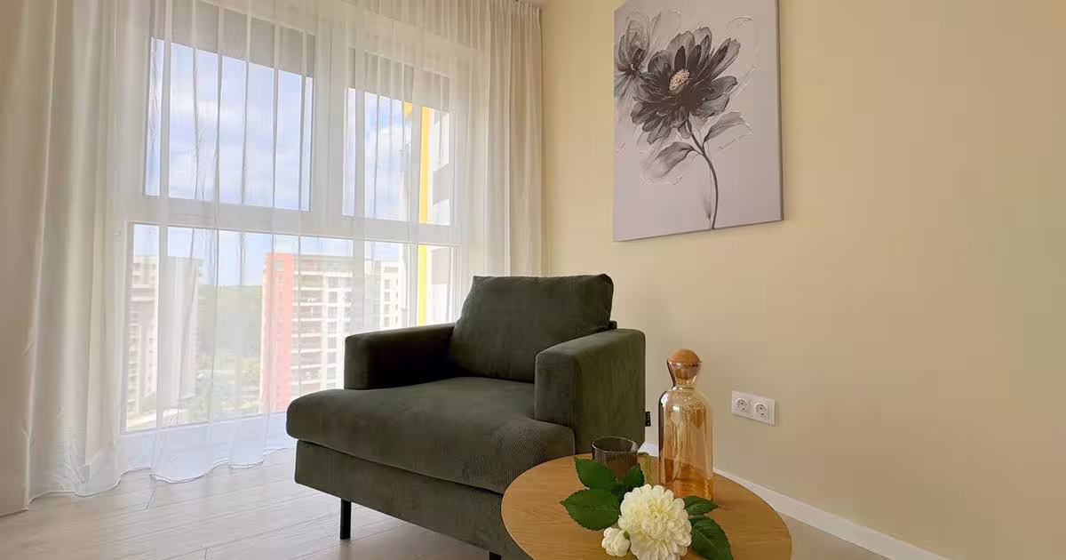 Nu e doar un apartament. E liniștea ta, lângă pădure.