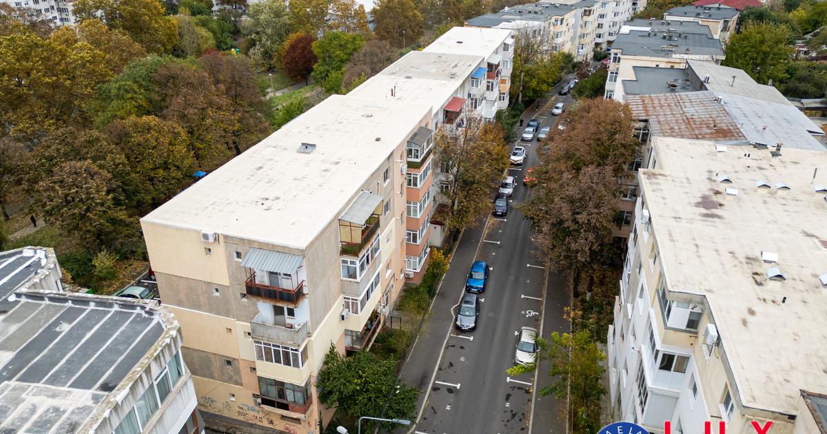 Apartament semidecomandat cu 3 camere în zona Central, Tulcea