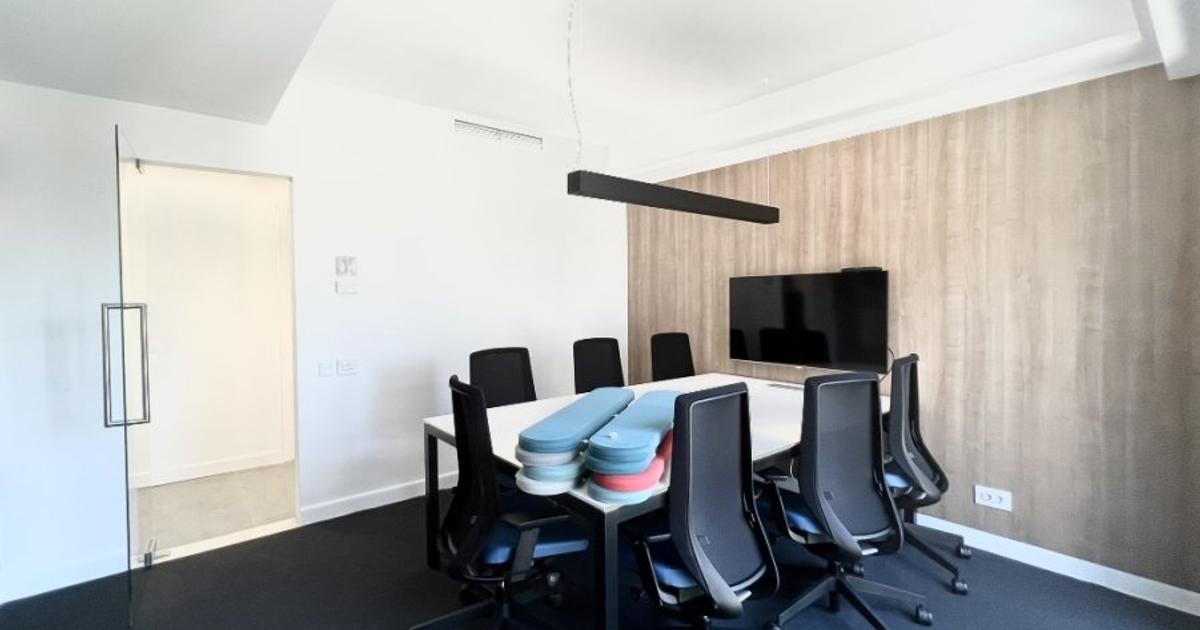 Apartament semidecomandat cu 4 camere în zona P-ța Romană, Ultracentral