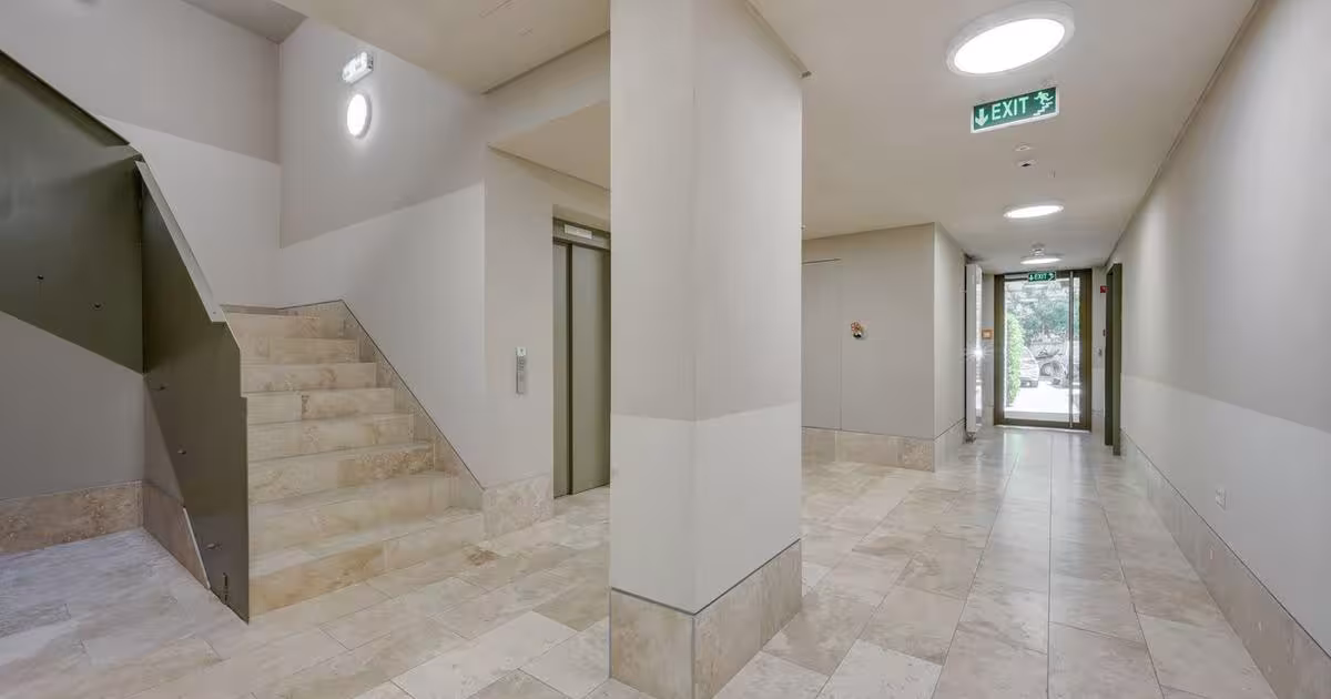 Apartament semidecomandat cu 2 camere în zona Victoriei, Ultracentral