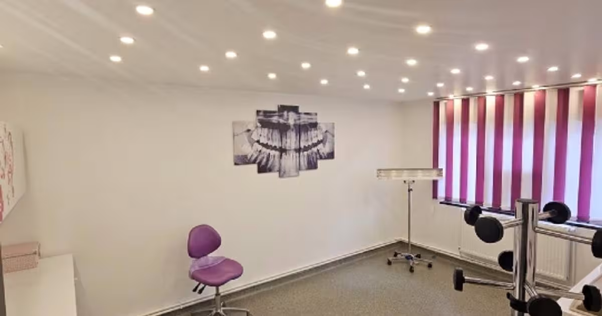 Apartament decomandat cu 3 camere în zona Est, Uricani