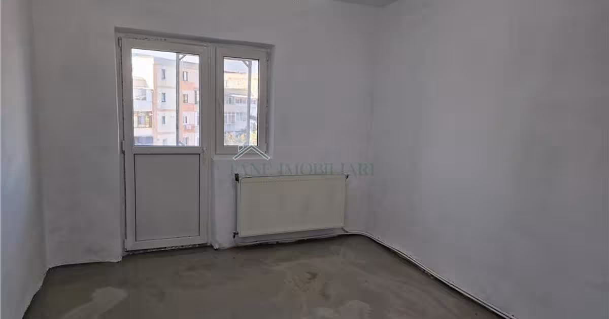 Apartament decomandat cu 3 camere în zona Central, Urziceni