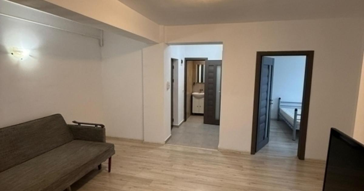 Apartament semidecomandat cu 3 camere în Valea Lupului