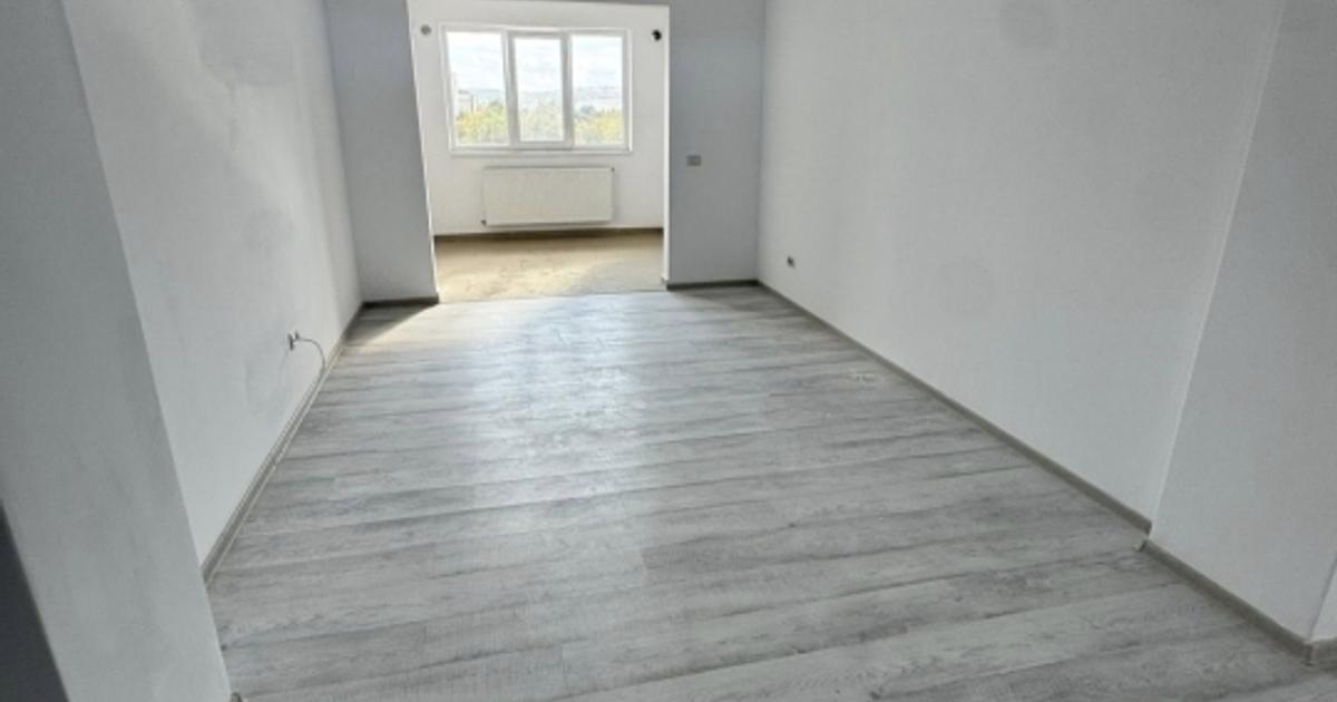 Apartament semidecomandat cu 3 camere în Valea Lupului