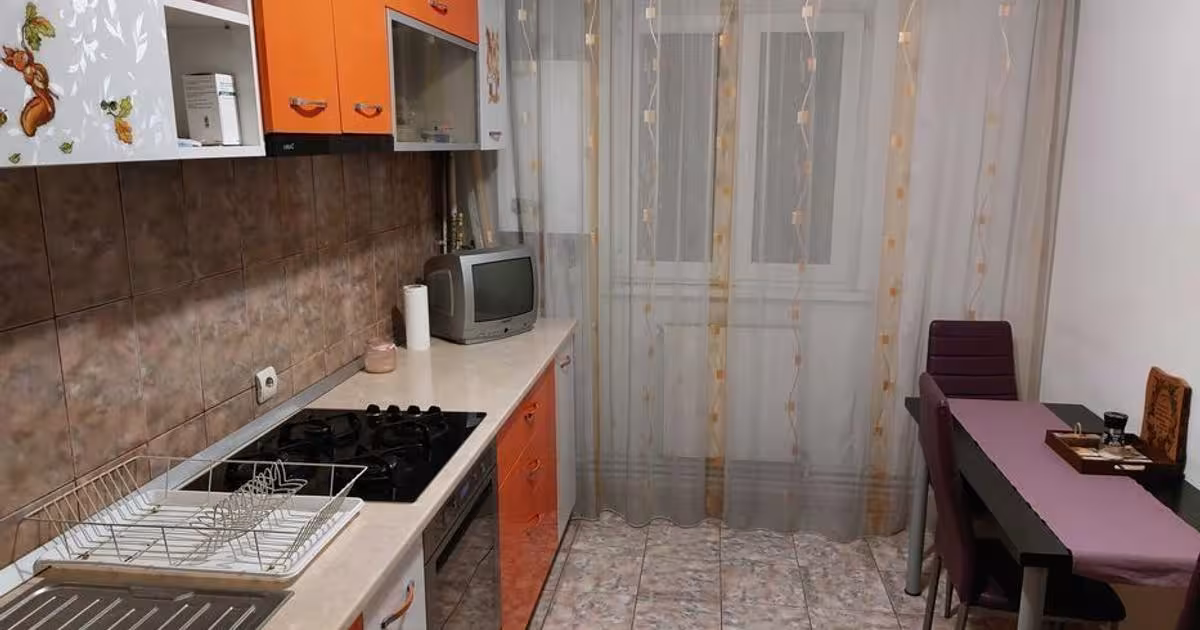 Apartament decomandat cu 3 camere în Vărsătura