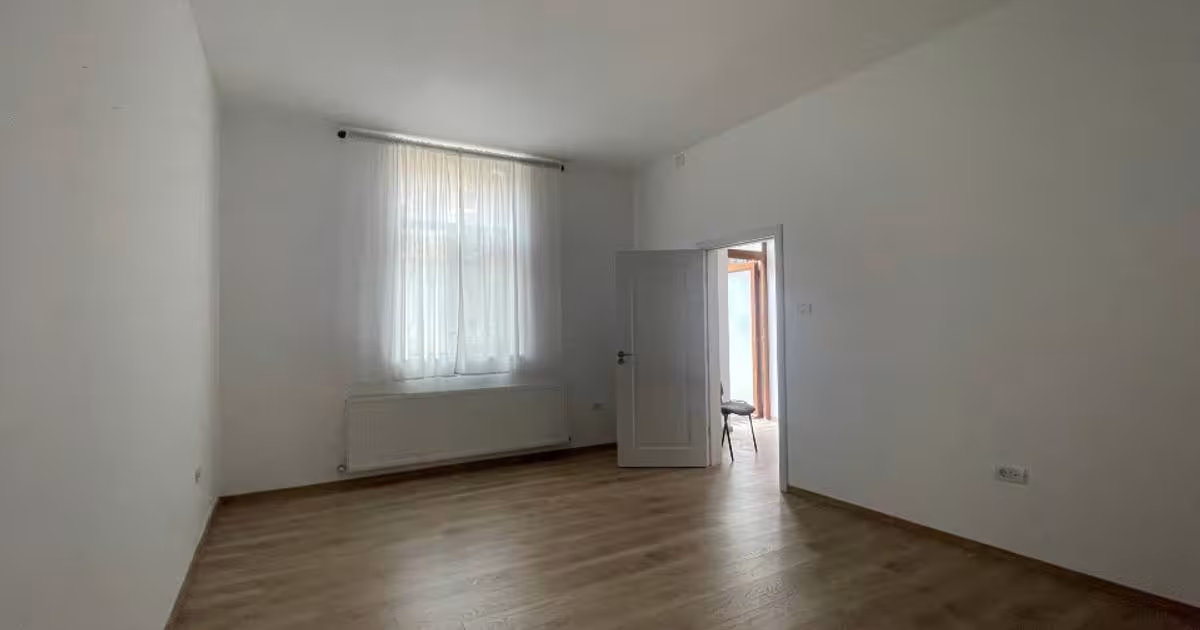 Birou 40 mp în zona Ultracentral, Arad