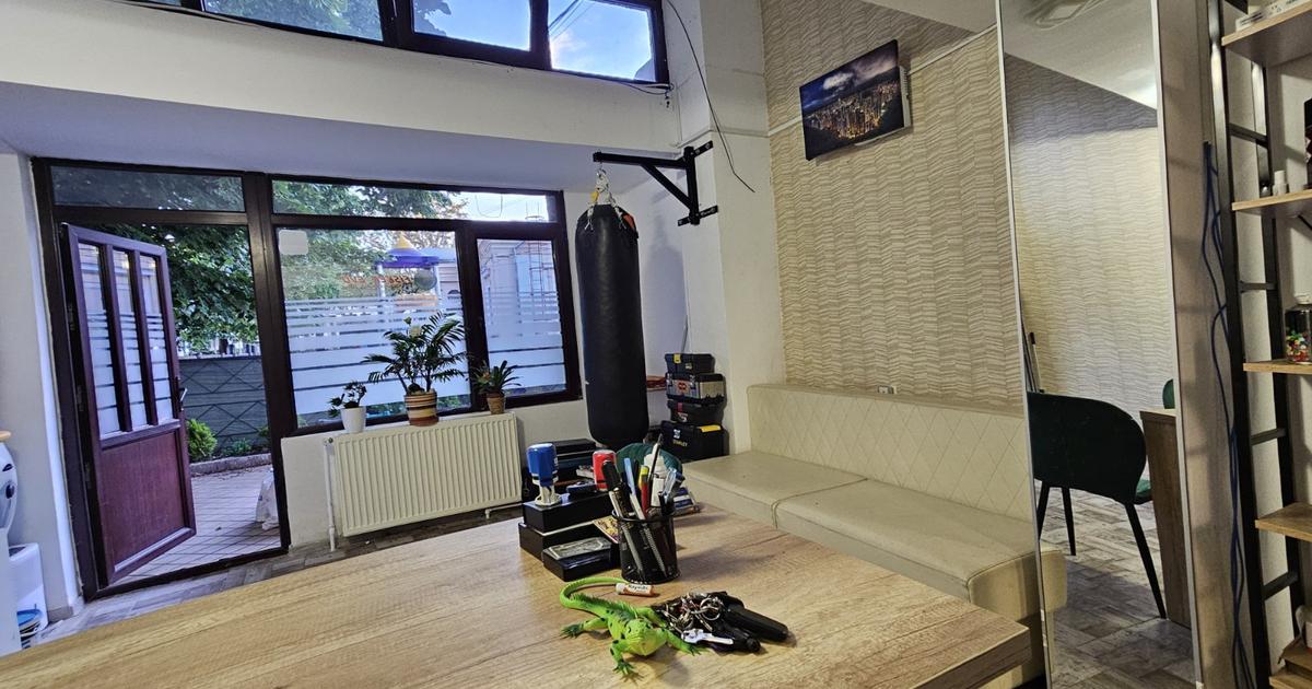 Birou 25 mp în zona Central, Pitești