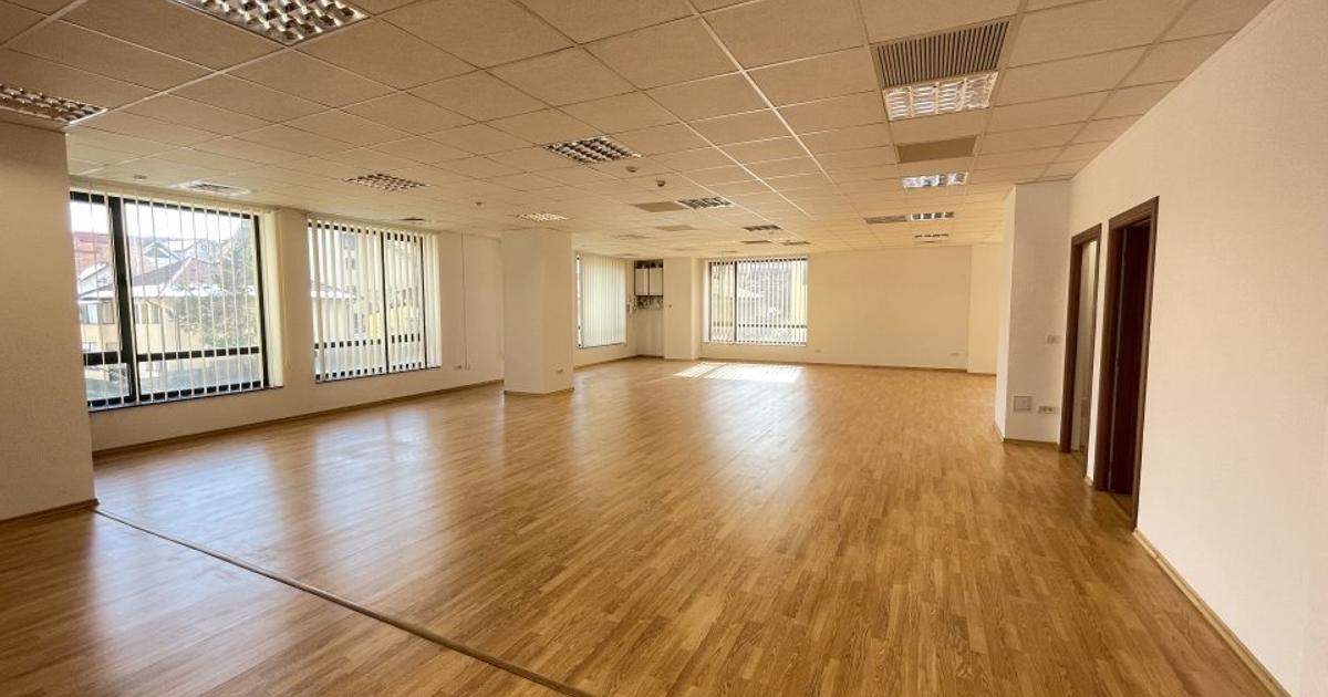 Birou 300 mp în zona Ultracentral, Pitești