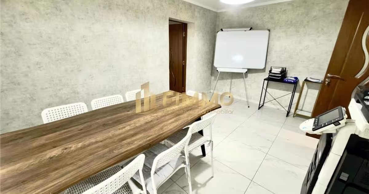Birou semidecomandat în zona Central, Suceava
