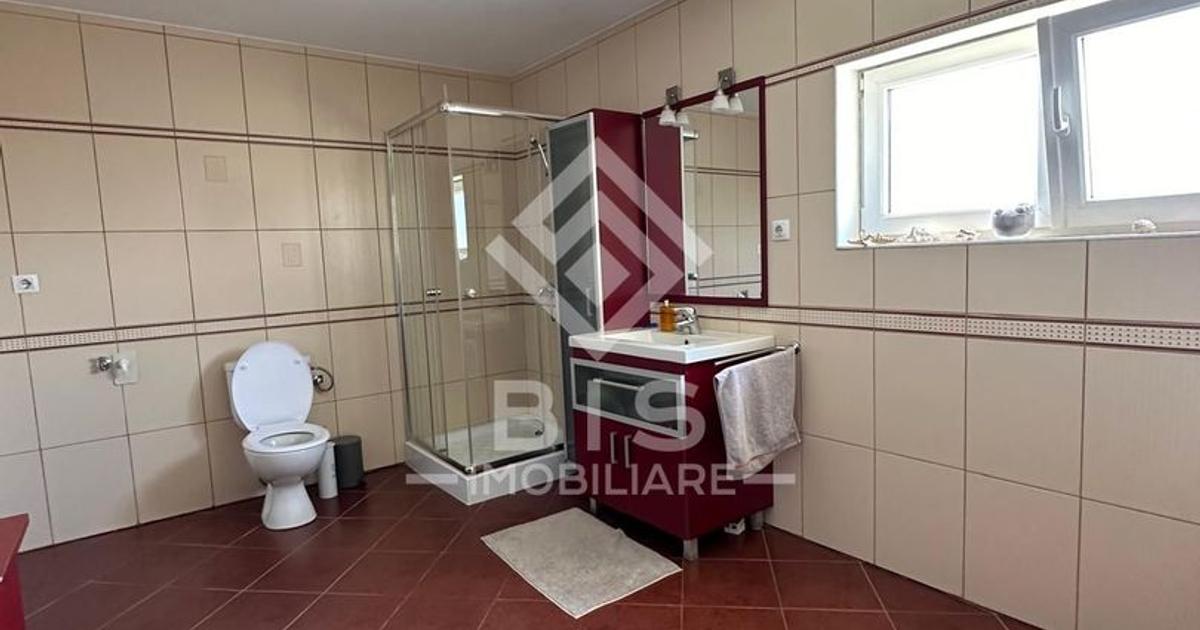 Casă cu 5 camere în zona Central, Bistrița