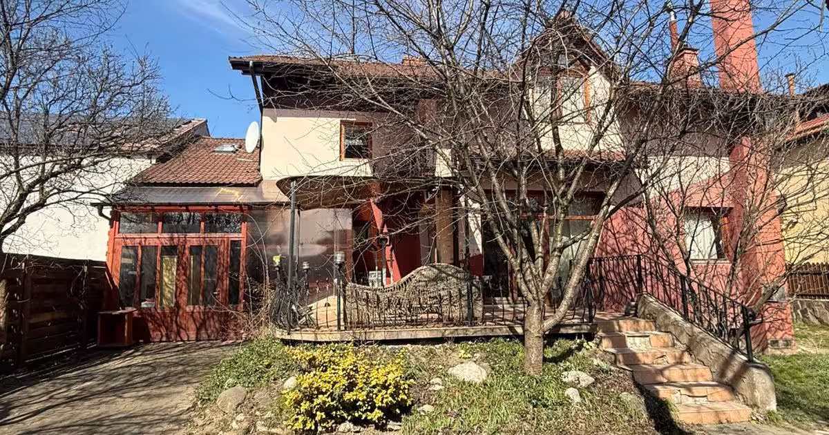 Casă cu 3 camere în zona Florilor, Brașov