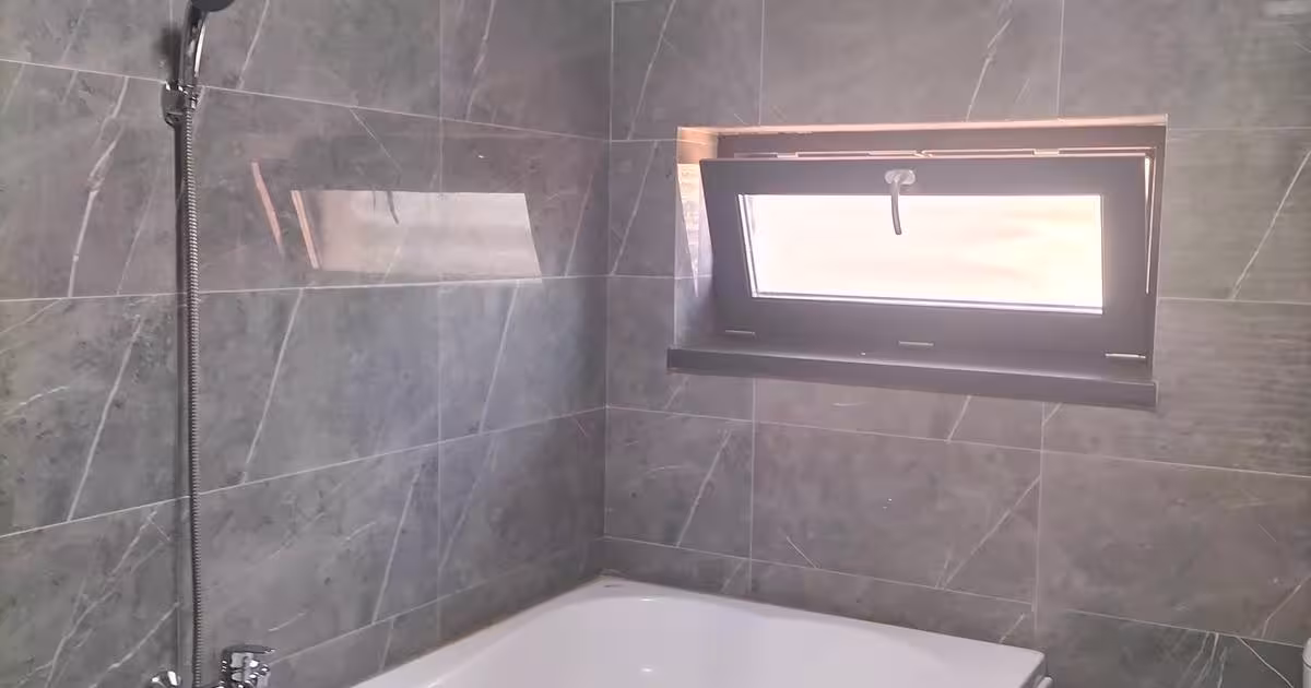 Casă 120 mp cu 4 camere în Mioveni