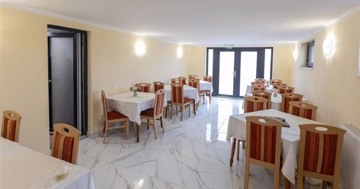 Casă cu 11 camere în zona Nufărul, Oradea