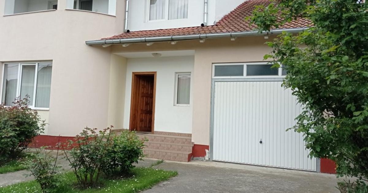 Casă 200 mp cu 4 camere în zona Găvana 3, Pitești