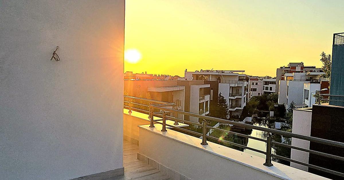 Casă 365 mp cu 6 camere în zona Sisești, Sector 1