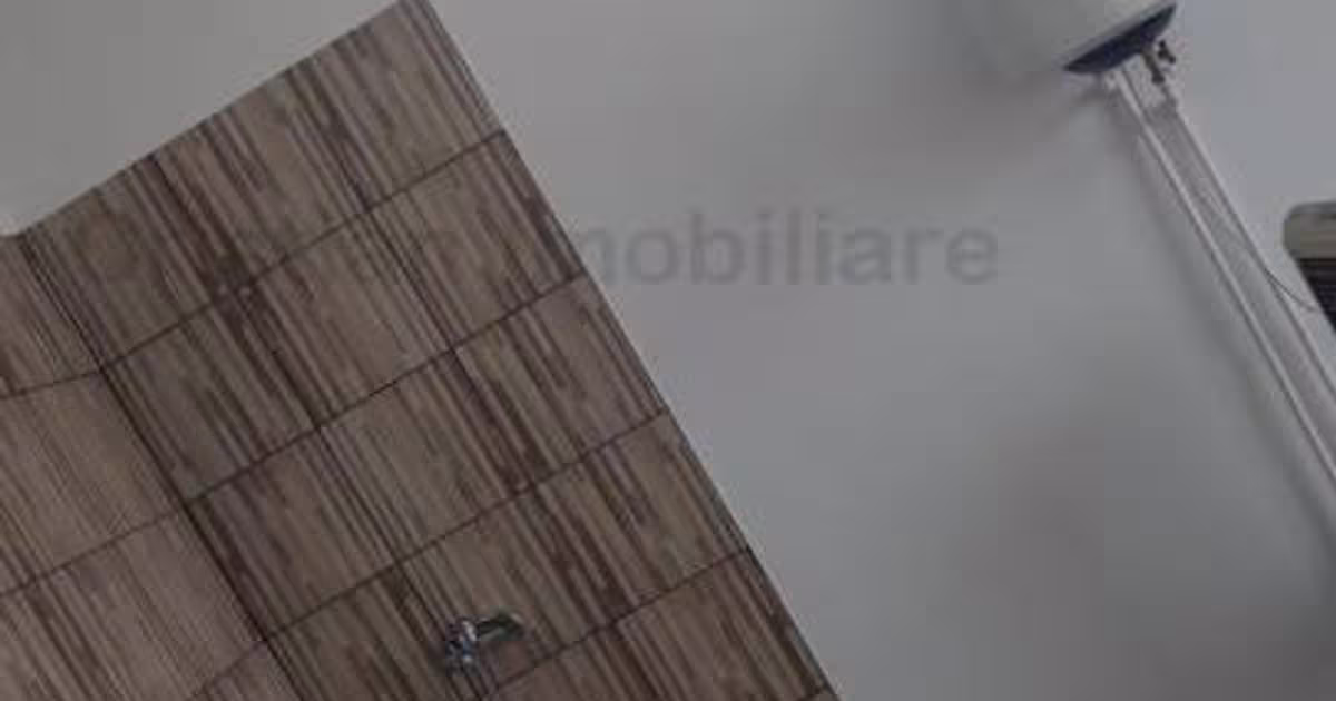 Casă cu 4 camere în Albina