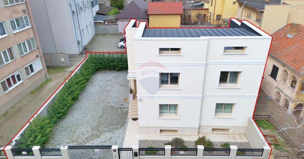 Casă cu 7 camere în zona Romanilor, Arad