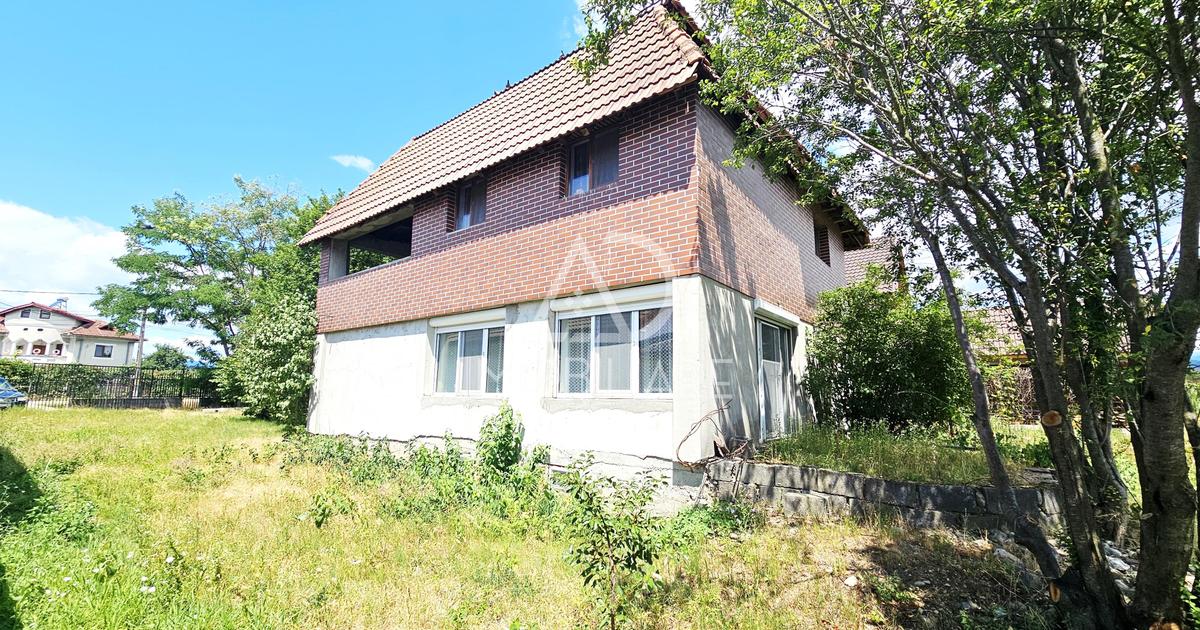 Casă cu 3 camere în Arcani