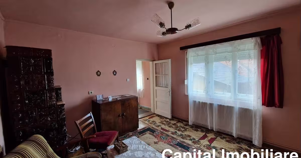 Casă cu 2 camere în zona Central, Baia Sprie