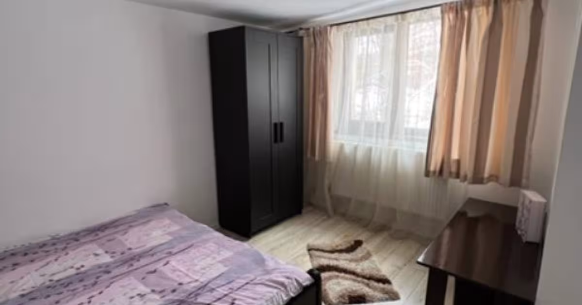 Casă 250 mp cu 7 camere în zona Est, Baia Sprie