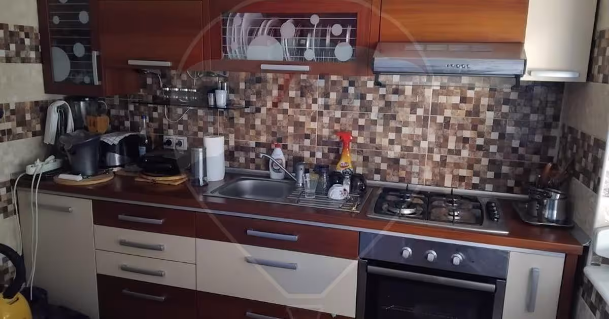 Casă cu 4 camere în zona Sud, Băile Olănești