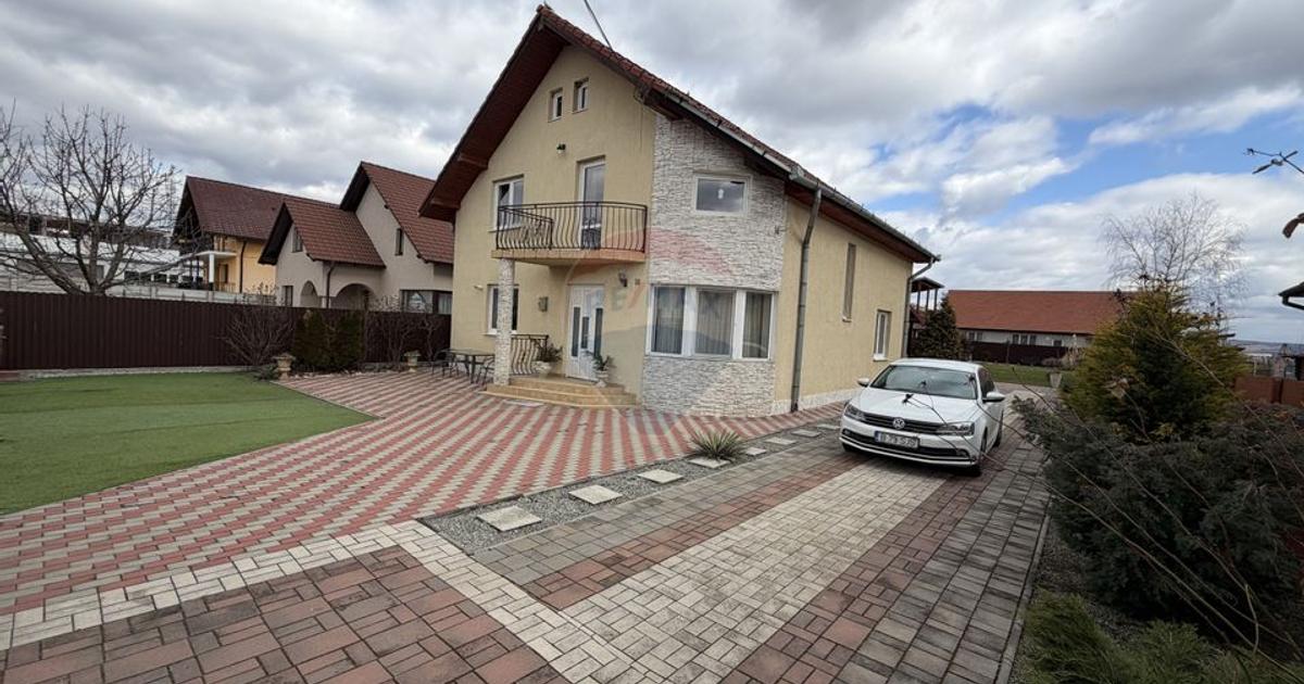 Casă cu 5 camere în Bărăbanț