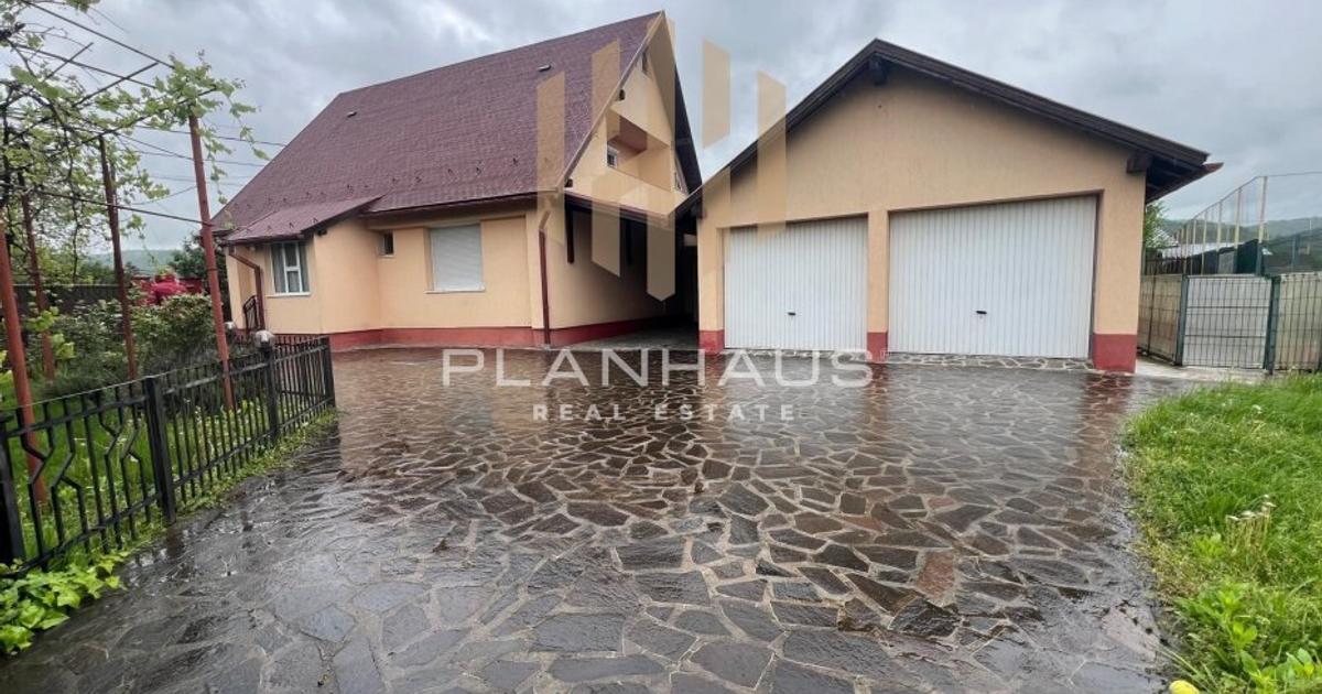 Casă 142 mp cu 4 camere în Bârgău