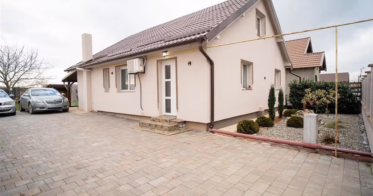 Casă cu 3 camere în Biharia