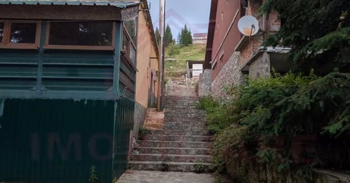 Casă cu 6 camere în Borlova