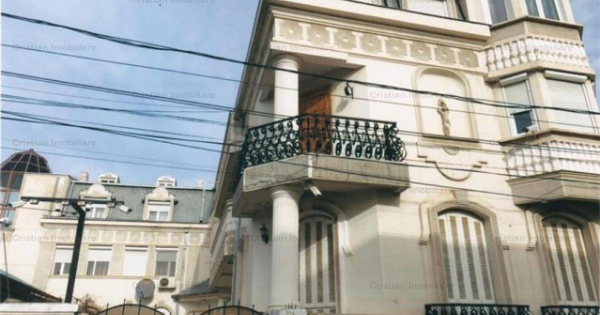 Casă cu 14 camere în zona Apollo, Brăila