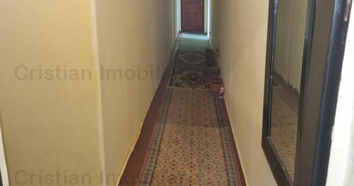 Casă cu 4 camere în zona Apollo, Brăila