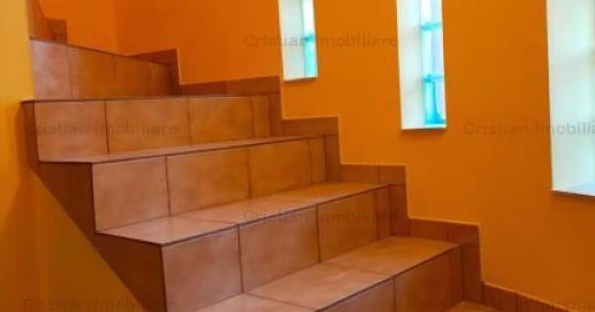 Casă cu 5 camere în zona Apollo, Brăila