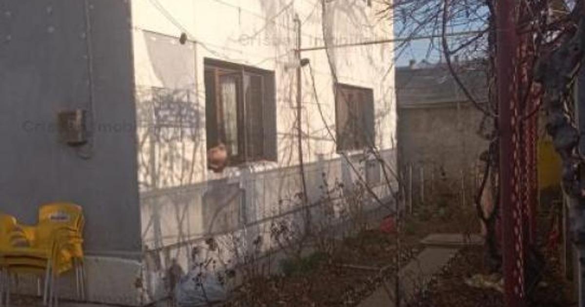 Casă cu 6 camere în zona Apollo, Brăila