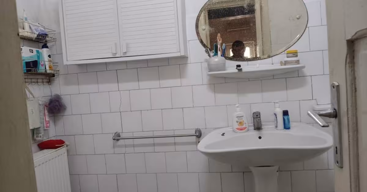 Casă cu 8 camere în zona Apollo, Brăila