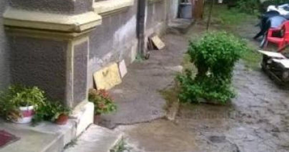 Casă cu 4 camere în zona Central, Brăila