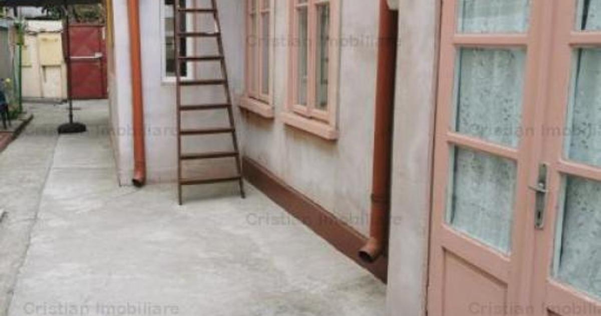 Casă cu 8 camere în zona Central, Brăila