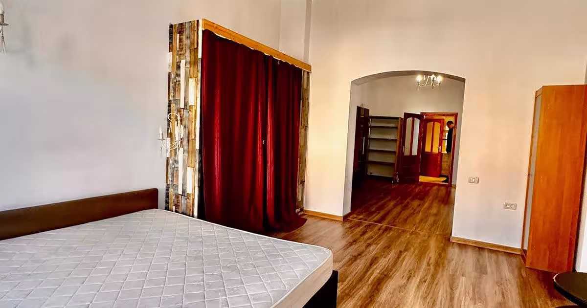 Casă 66 mp cu 3 camere în zona Central, Brașov