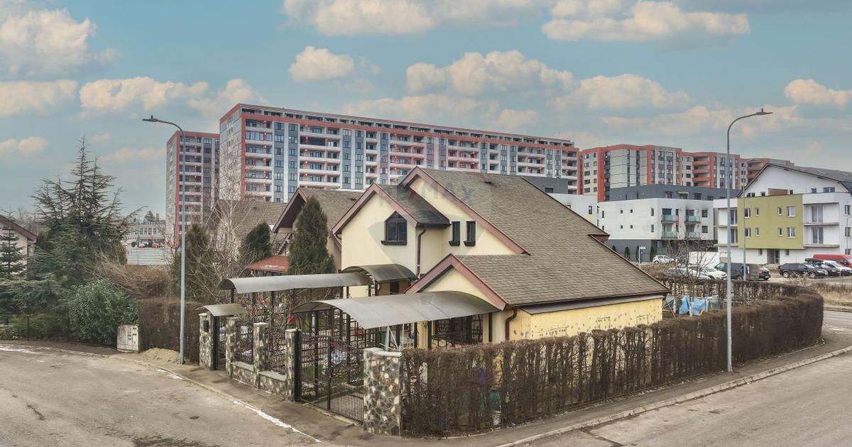 Casă cu 4 camere în zona Tractorul, Brașov