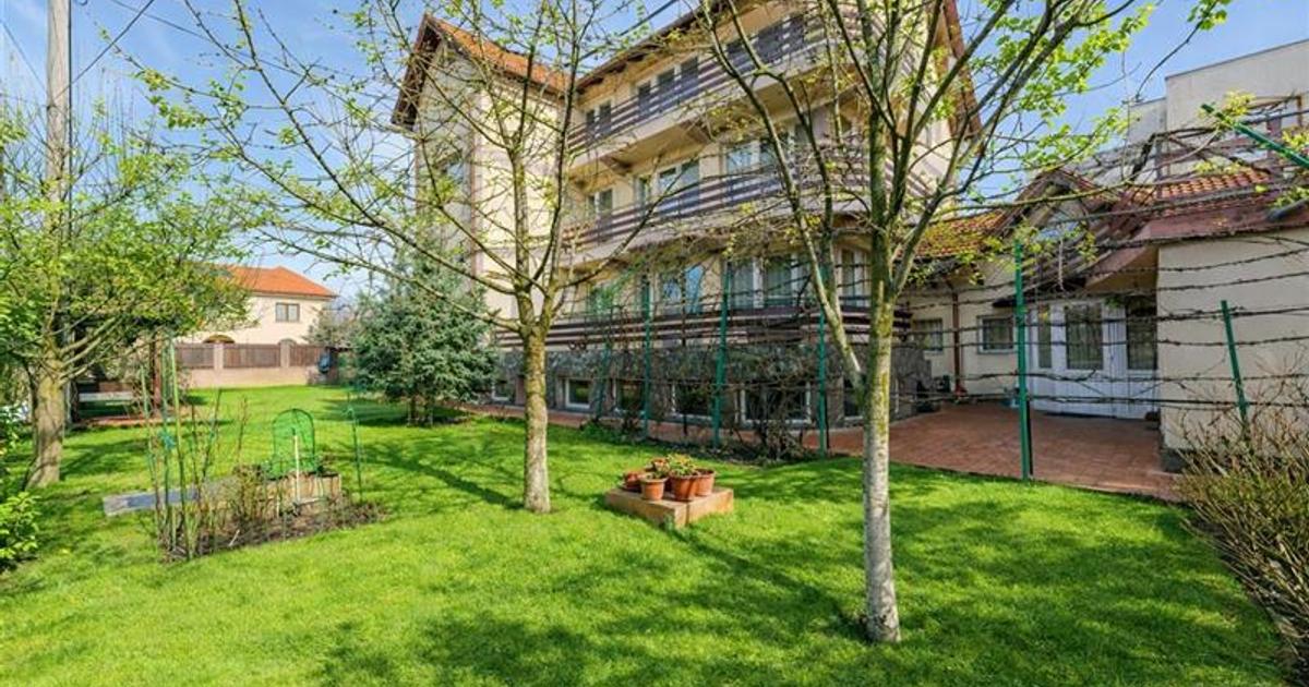 Casă cu 8 camere în zona Tractorul, Brașov