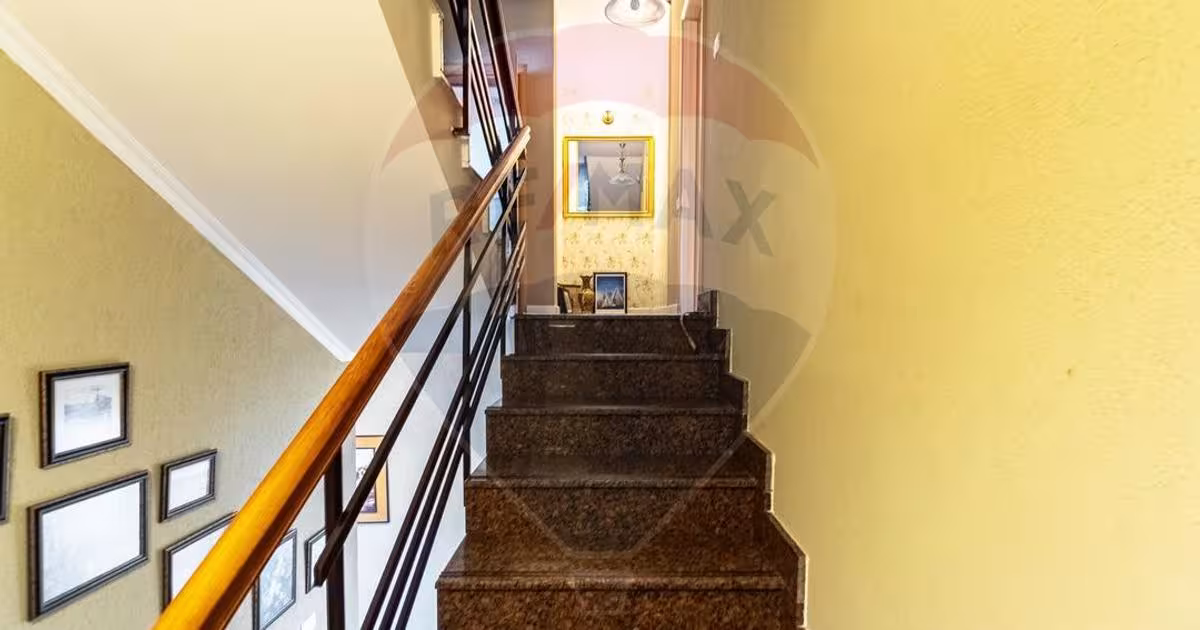 Casă cu 9 camere în zona Tractorul, Brașov