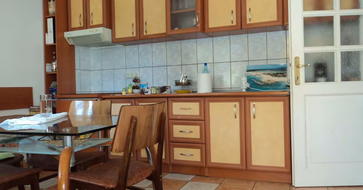 Casă cu 5 camere în Bujoreni