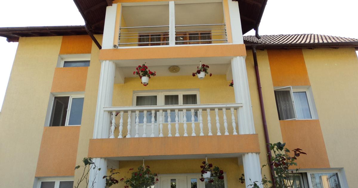 Casă cu 5 camere în Bujoreni