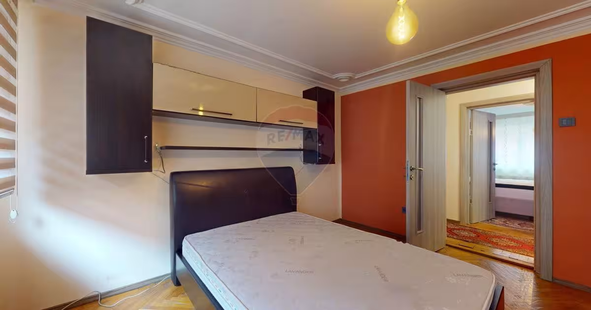 Casă cu 9 camere în zona Valea Cerbului, Bușteni