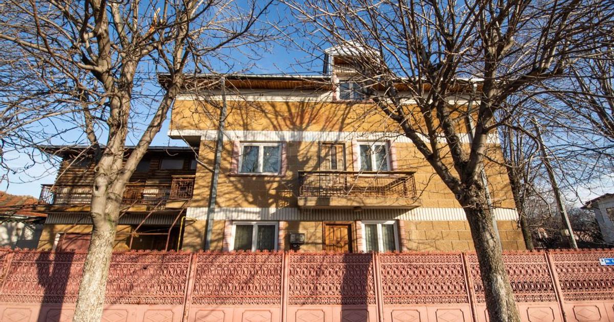 Casă cu 7 camere în zona 23 August, Buzău