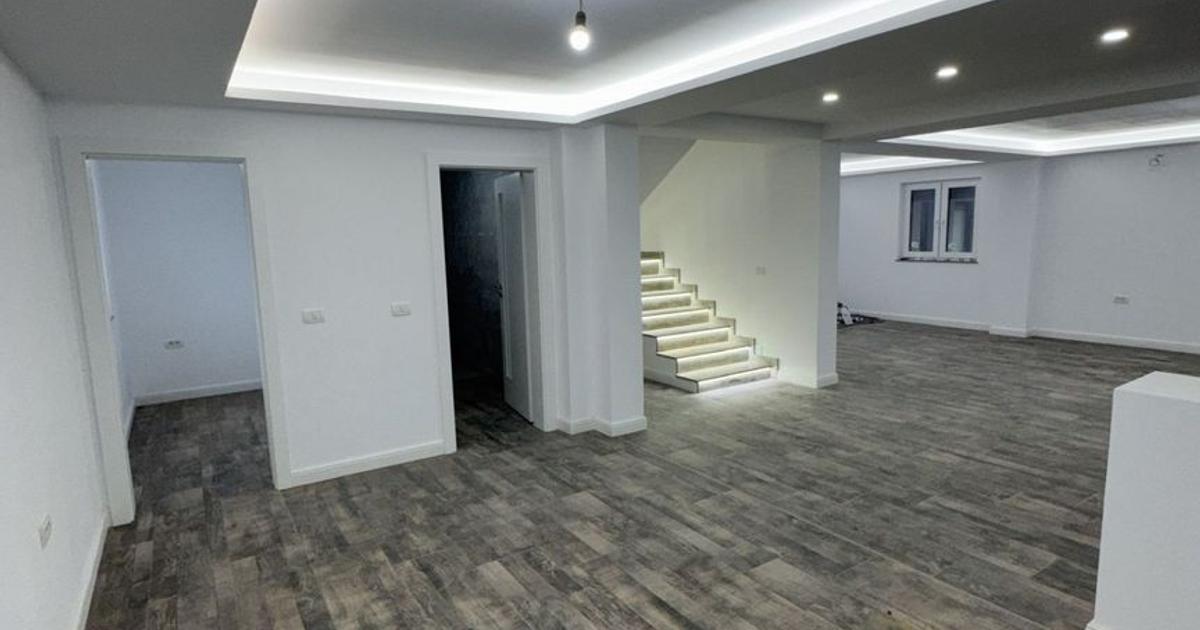 Casă cu 4 camere în Călugăreni