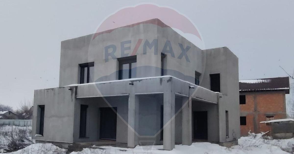 Casă cu 5 camere în Câmpineanca