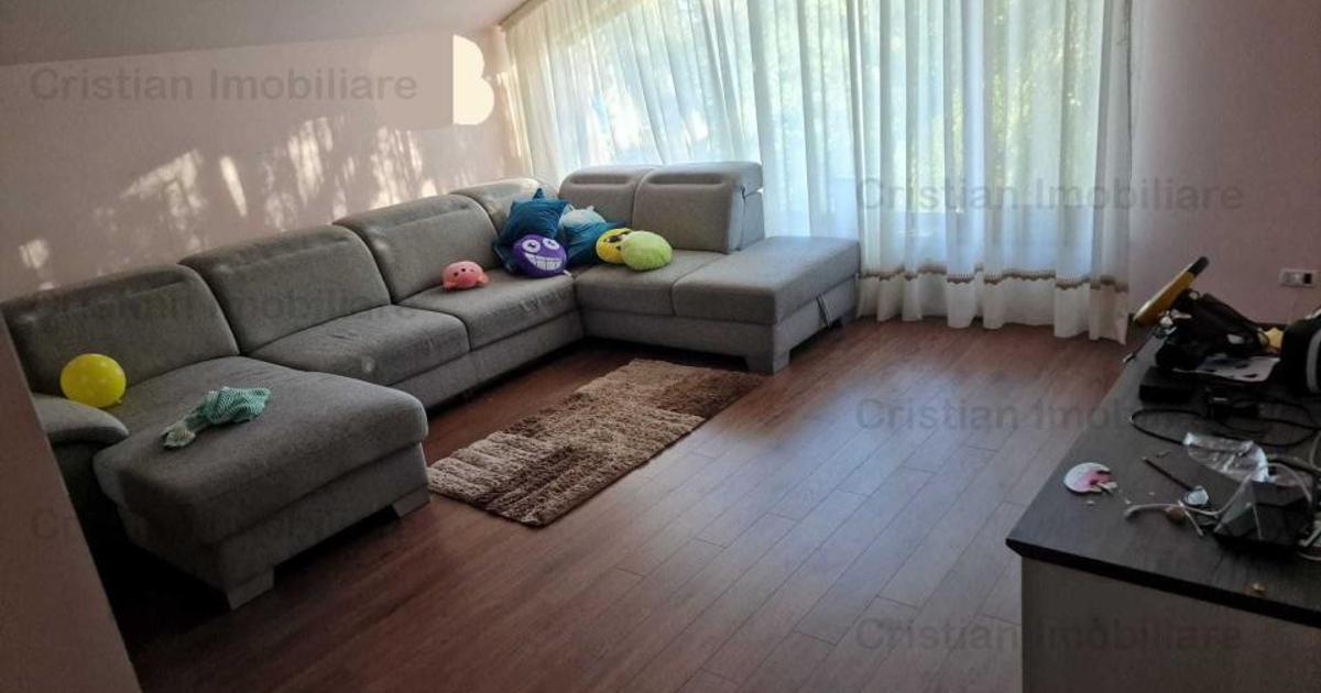 Casă cu 7 camere în Cazasu