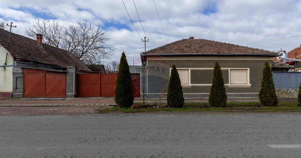 Casă cu 4 camere în zona Central, Chișineu-Criș